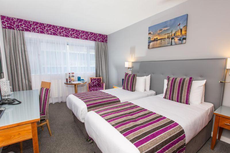 Metro Hotel Dublin Airport Santry Room photo